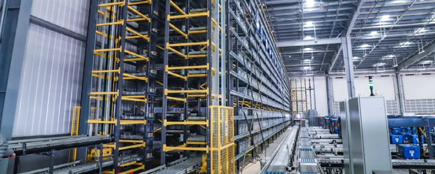 智<br>能<br>仓<br>储<br>建<br>设