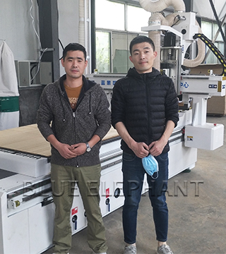 新板式家具生产线